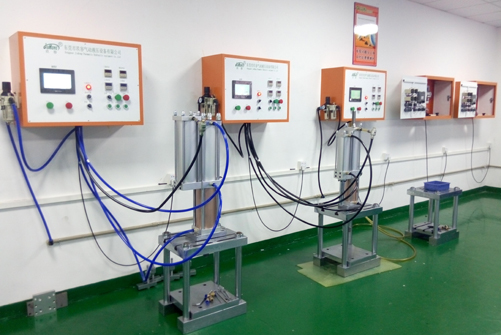 玖容增壓缸成品、氣動(dòng)設(shè)備測試車間